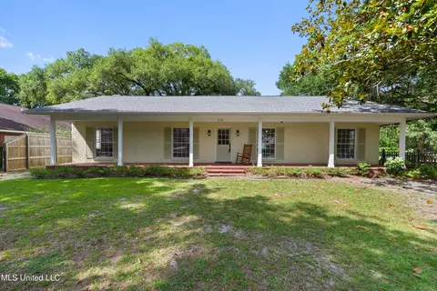 2508 Orrell Dr, Gautier, MS 39553