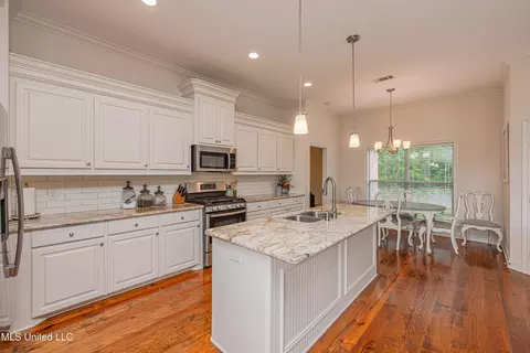 Kitchen - 228 Falls Xing, Madison, MS 39110 photo 2 of 4