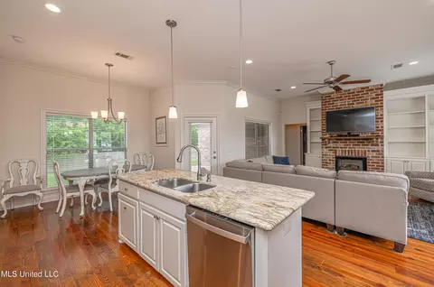 Kitchen - 228 Falls Xing, Madison, MS 39110 photo 1 of 4
