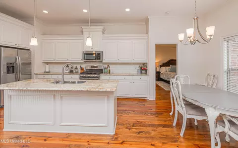 Kitchen - 228 Falls Xing, Madison, MS 39110 photo 4 of 4