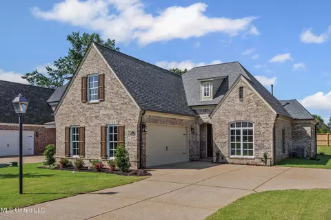 4263 S Bolivar Trl, Olive Branch, MS 38654