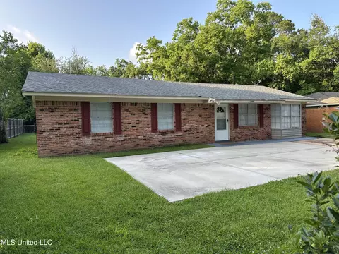 11086 E Taylor Rd, Gulfport, MS 39503