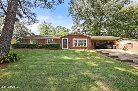 5751 Orchardview Dr, Jackson, MS 39211