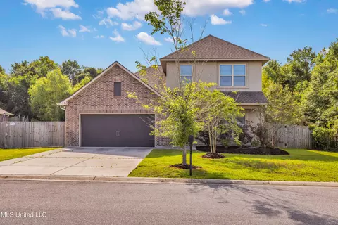 832 Reunion Place Cir, Biloxi, MS 39532