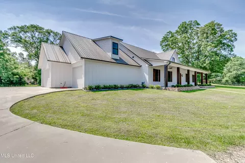 Exterior - 106 Horseshoe Ln, Flora, MS 39071 photo 4 of 20