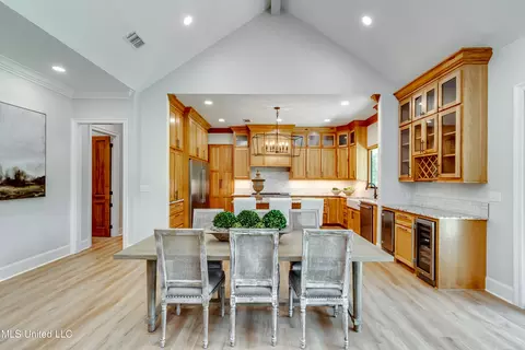 Dining - 106 Horseshoe Ln, Flora, MS 39071 photo 3 of 4
