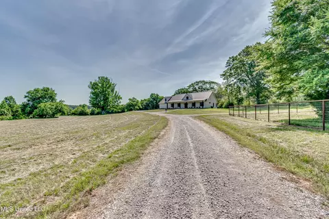Exterior - 106 Horseshoe Ln, Flora, MS 39071 photo 7 of 20