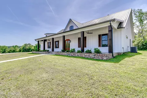 Exterior - 106 Horseshoe Ln, Flora, MS 39071 photo 3 of 20