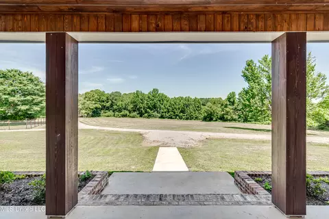 Exterior - 106 Horseshoe Ln, Flora, MS 39071 photo 5 of 20