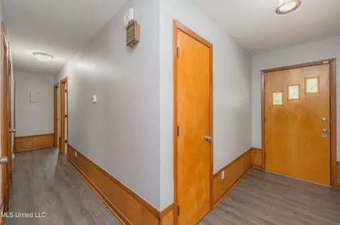 Entry Way - 5216 Romany Dr, Jackson, MS 39211 photo 3 of 4
