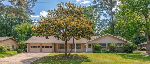 5216 Romany Dr, Jackson, MS 39211