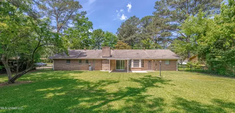 Exterior - 5216 Romany Dr, Jackson, MS 39211 photo 6 of 8