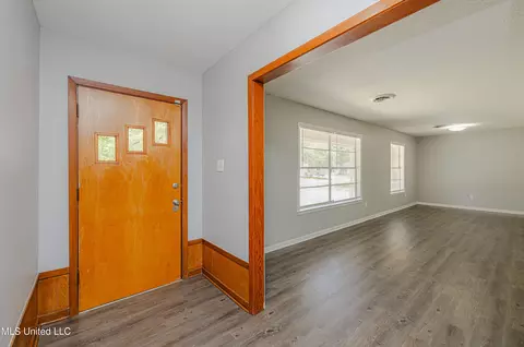 Entry Way - 5216 Romany Dr, Jackson, MS 39211 photo 1 of 4