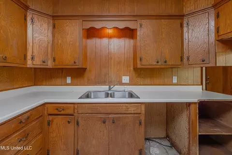 Kitchen - 5216 Romany Dr, Jackson, MS 39211 photo 3 of 3