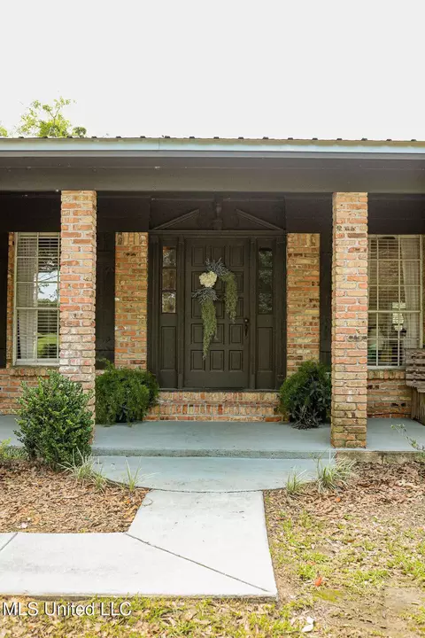 Exterior - 11700 Harry Pierce Rd, Lucedale, MS 39452 photo 2 of 8