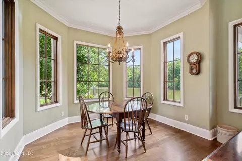 Dining - 4666 Eiffel Ln, Nesbit, MS 38651 photo 3 of 3