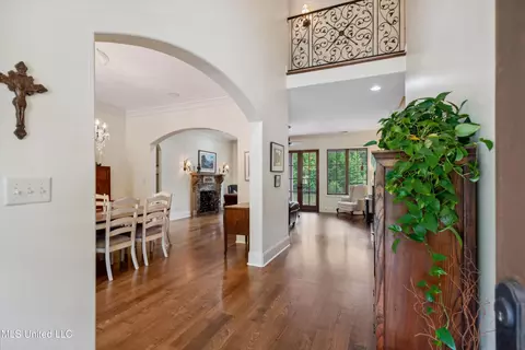 Entry Way - 4666 Eiffel Ln, Nesbit, MS 38651 photo 1 of 2