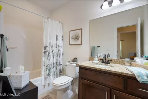 Bath - 102 Whitetail Ln, Coldwater, MS 38618 photo 1 of 2