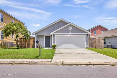 2204 Magazine St, Ocean Springs, MS 39564