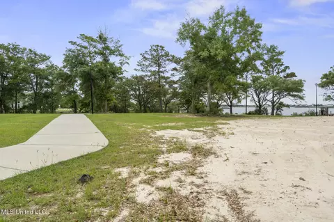 Savannah Estates Boulevard, Biloxi, MS 39532 photo 3