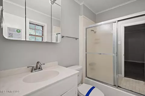 Bath - 5730 Sedgwick Dr, Jackson, MS 39211 photo 2 of 2