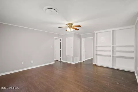 Living - 5730 Sedgwick Dr, Jackson, MS 39211 photo 4 of 4
