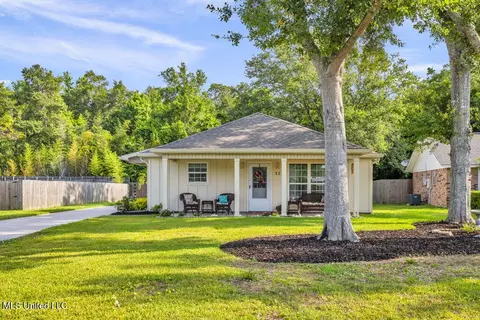32 Pembrook Cir, Gulfport, MS 39503
