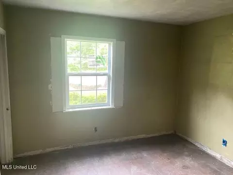 863 Reaves St, Jackson, MS 39204 photo 4