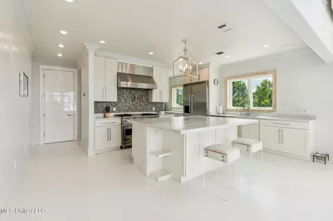 Kitchen - 603 Sandy Hook Dr, Pass Christian, MS 39571 photo 4 of 6