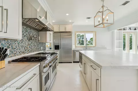 Kitchen - 603 Sandy Hook Dr, Pass Christian, MS 39571 photo 5 of 6