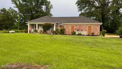 11513 Old Jackson Rd, Forest, MS 39074