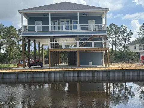 5009 Alaska St, Bay Saint Louis, MS 39520