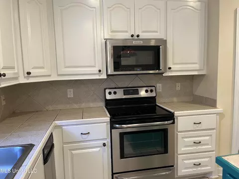 200 E Towne Dr, Brandon, MS 39042 photo 8