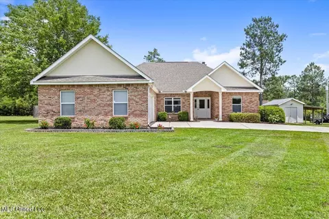 21915 Huntington Forest Dr, Saucier, MS 39574