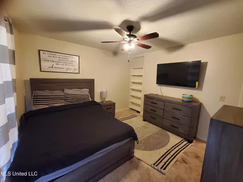 Bedroom - 829 Eagles Nest Dr, Byram, MS 39272 photo 3 of 3