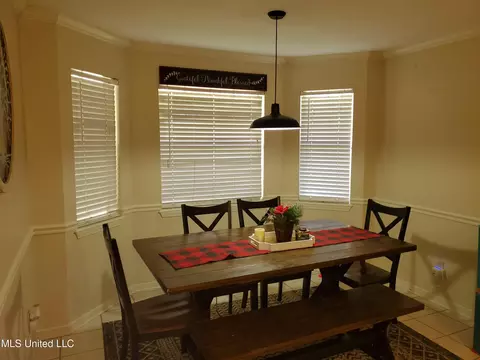Dining - 829 Eagles Nest Dr, Byram, MS 39272 photo 1 of 2