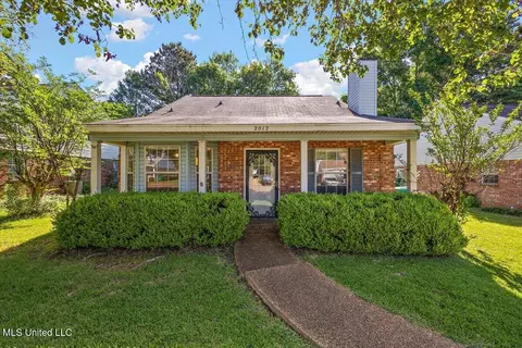 2012 Fox Hill Ln, Byram, MS 39272