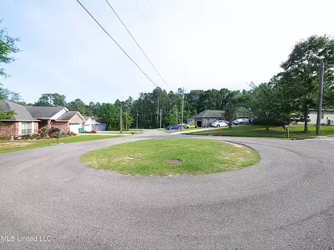 Exterior - 994 Muolea Ct, Diamondhead, MS 39525 photo 4 of 4