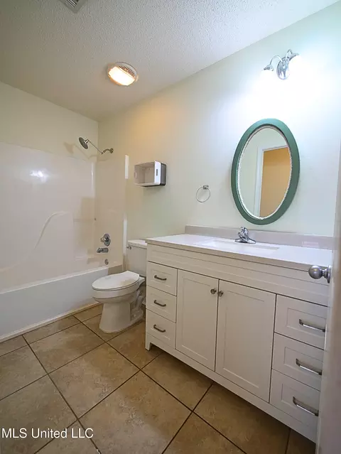 Bath - 994 Muolea Ct, Diamondhead, MS 39525 photo 3 of 3