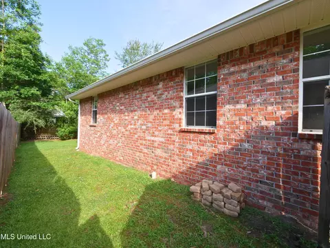 Exterior - 994 Muolea Ct, Diamondhead, MS 39525 photo 2 of 4