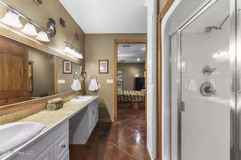Bath - 500 E Dewey Camp Dr, Florence, MS 39073 photo 2 of 5