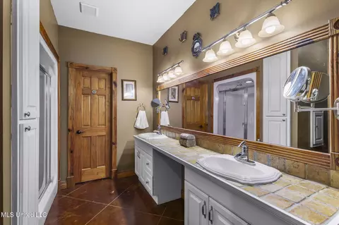 Bath - 500 E Dewey Camp Dr, Florence, MS 39073 photo 1 of 5
