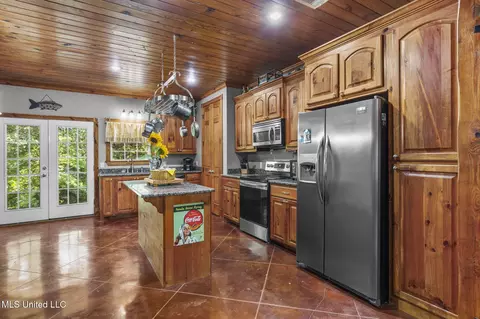 Kitchen - 500 E Dewey Camp Dr, Florence, MS 39073 photo 1 of 4