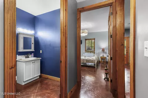 Entry Way - 500 E Dewey Camp Dr, Florence, MS 39073 photo 2 of 4