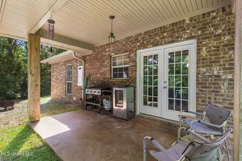 Exterior - 500 E Dewey Camp Dr, Florence, MS 39073 photo 3 of 8
