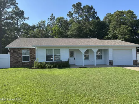 126 Faust Dr, Gulfport, MS 39503