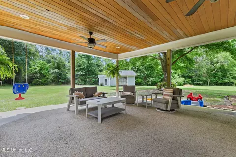 Exterior - 8100 Belle Etheridge Rd, Lucedale, MS 39452 photo 2 of 4