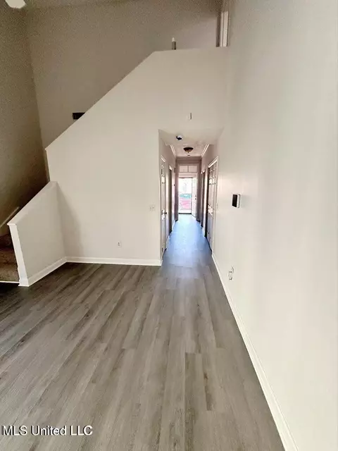 Entry Way - 15 Stanford Ct, Jackson, MS 39211 photo 1 of 1