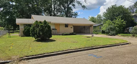 1483 Rockdale Dr, Jackson, MS 39213