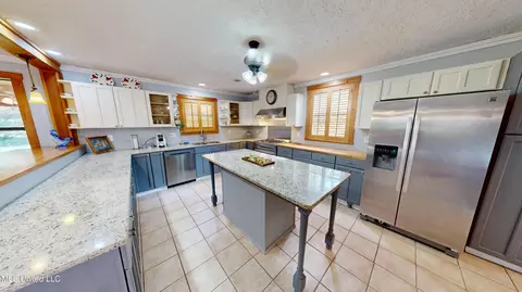 Kitchen - 3501 Hwy 305, Hernando, MS 38632 photo 3 of 6